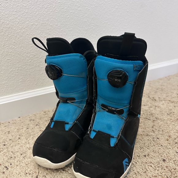 Nidecker size 1 snowboard boot kids - Picture 2 of 4